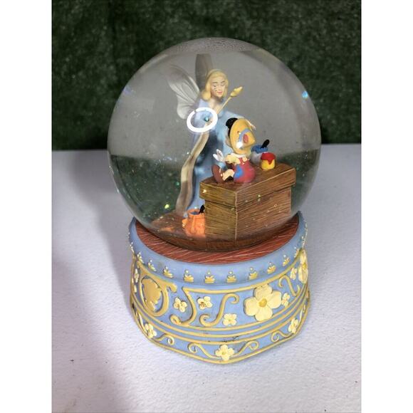 Disney Enesco PINOCCHIO & BLUE FAIRY Musical Snow Globe NO CHIPS 5.5”x4” - Picture 2 of 4